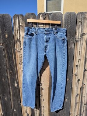 36x32 Levi's Classic Denim Jeans